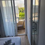 מלון De La 2*
