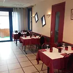 מלון De La 2*