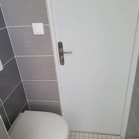 De La Hotel 2*