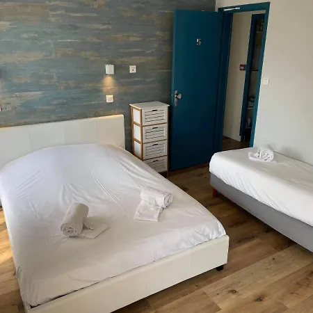 De La 2* Quinéville