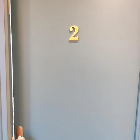 De La Hotel 2*