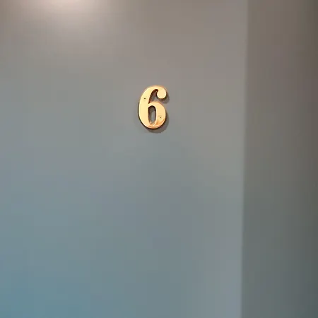 Hotel De La 2*