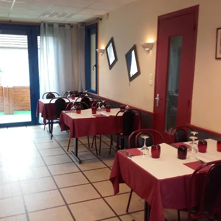 Hotel De La 2*
