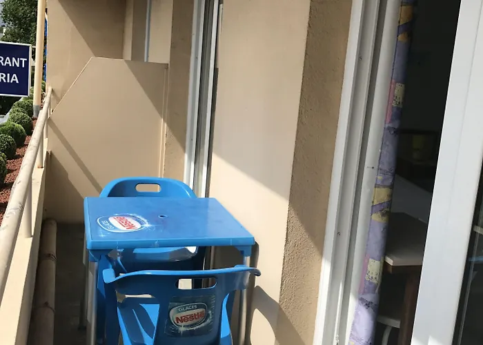 De La 2* Quinéville